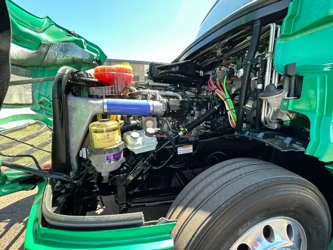 2021 FREIGHTLINER CA126