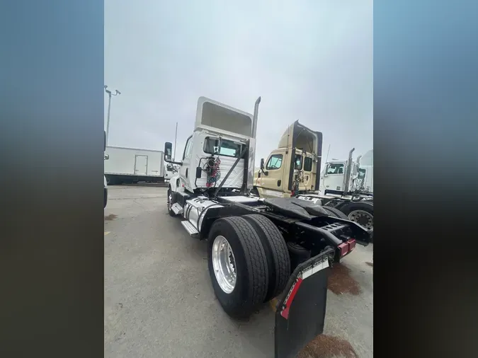 2021 NAVISTAR INTERNATIONAL LT625 DAYCAB S/A