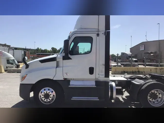 2020 Freightliner Cascadia 126