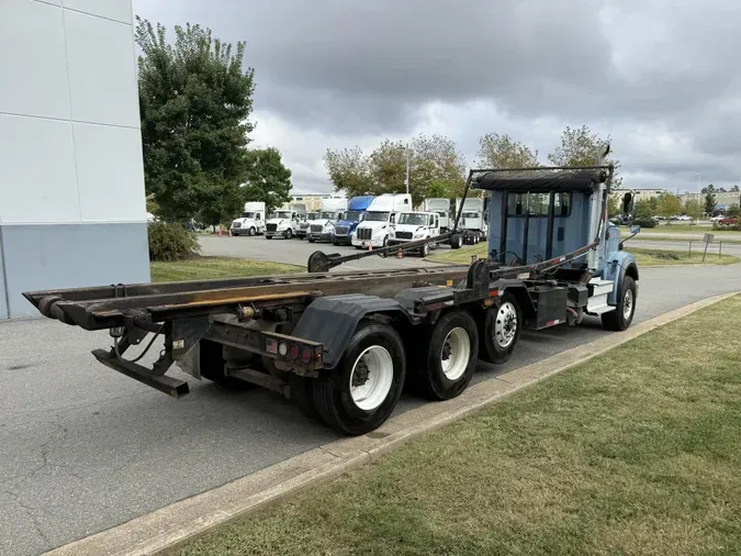 2020 International HX620