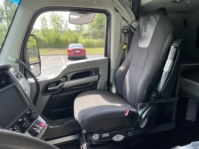2021 KENWORTH T680