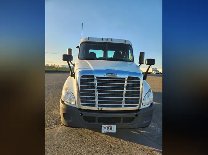 2017 FREIGHTLINER/MERCEDES CASCADIA 125