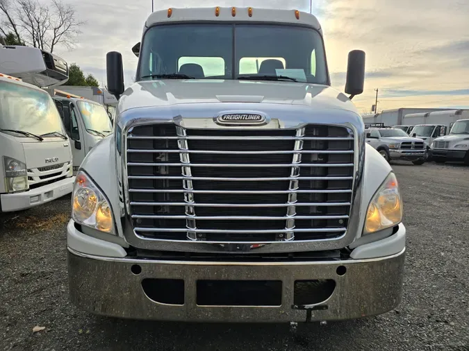 2018 FREIGHTLINER/MERCEDES CASCADIA 125