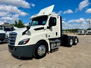 2018 FREIGHTLINER CASCADIA 126