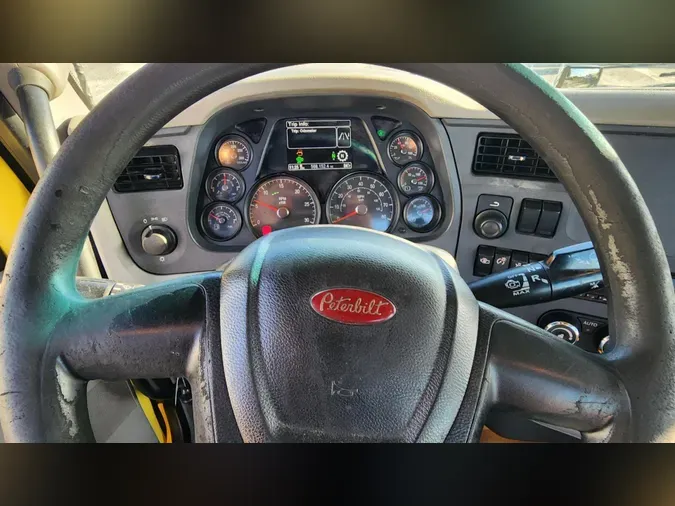 2021 Peterbilt 579