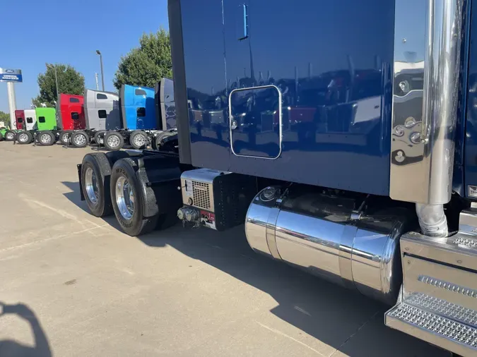 2023 Peterbilt 579