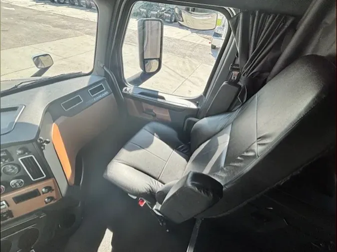 2023 Freightliner Cascadia 126