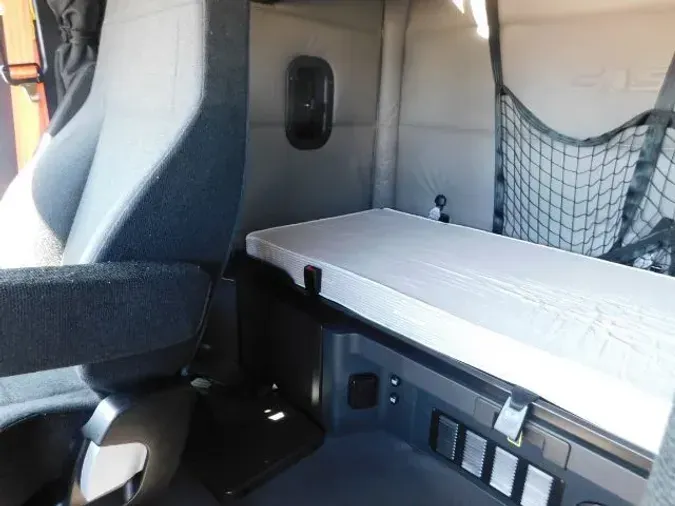 2019 Freightliner New Cascadia 126