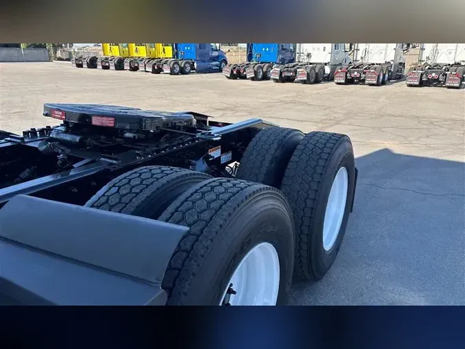 2022 FREIGHTLINER CA126
