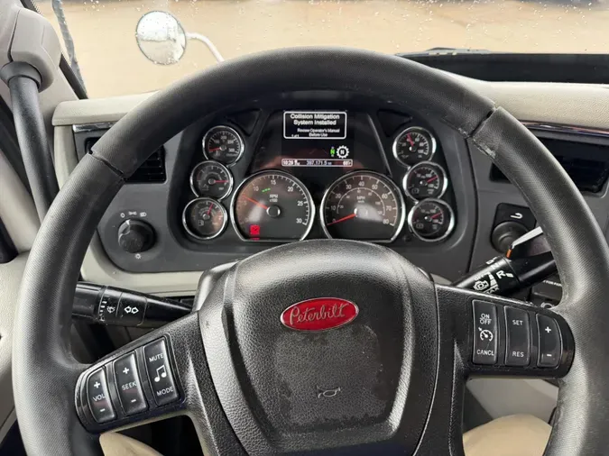 2021 Peterbilt 579aba55e1fe99e7a601d79cb92c743c9f1