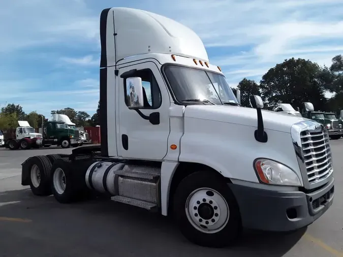 2020 FREIGHTLINER/MERCEDES CASCADIA 125