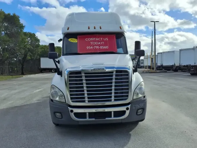 2017 FREIGHTLINER/MERCEDES CASCADIA 125