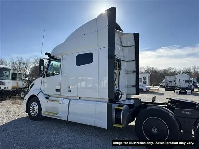 2021 VOLVO VNL740