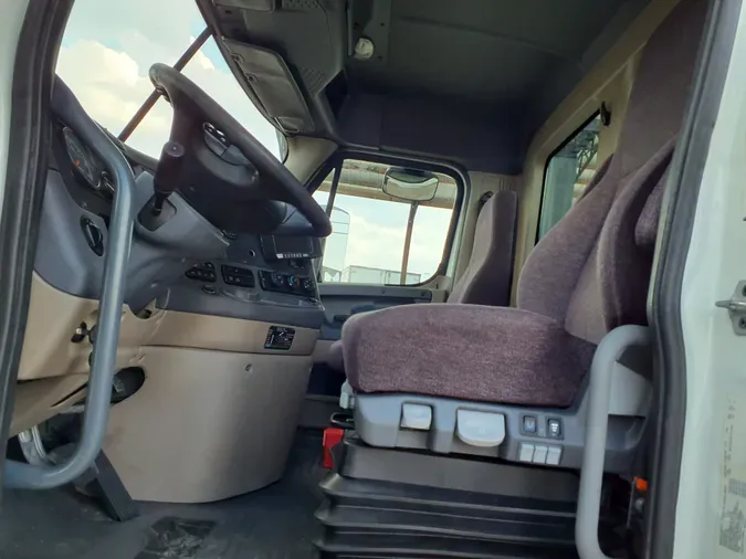 2018 FREIGHTLINER/MERCEDES CASCADIA 113