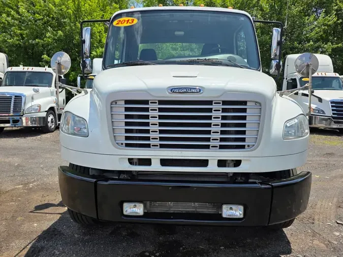 2013 FREIGHTLINER M2 106