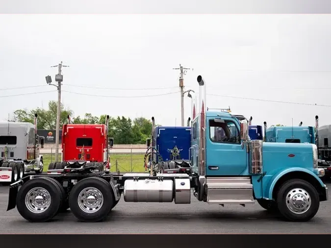 2025 PETERBILT 589