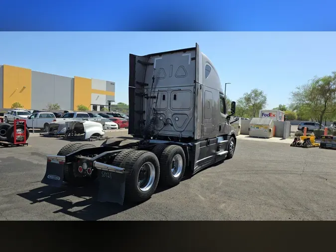 2022 Freightliner Cascadia