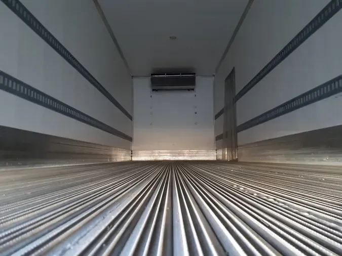 2019 FREIGHTLINER/MERCEDES M2 106