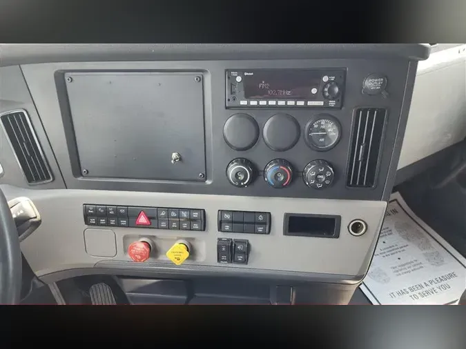 2022 FREIGHTLINER CA126
