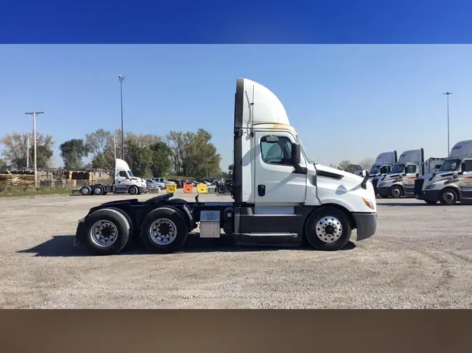2020 Freightliner Cascadia 126