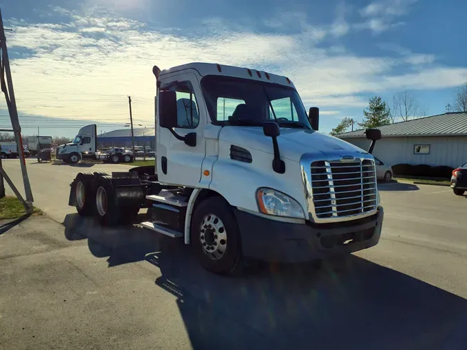 2019 FREIGHTLINER/MERCEDES CASCADIA 113