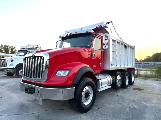 2020 International HX620