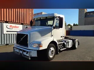 2014 VOLVO VNM42TRACTOR