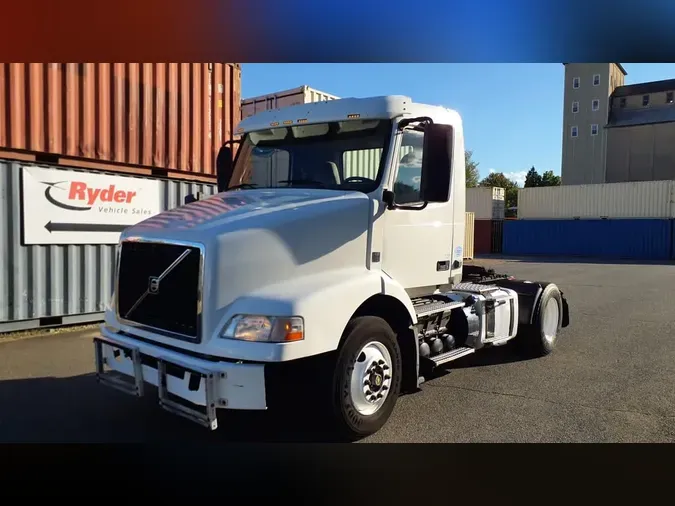 2014 VOLVO VNM42TRACTORabca9dc47f5e4b79054aa89797fd2272