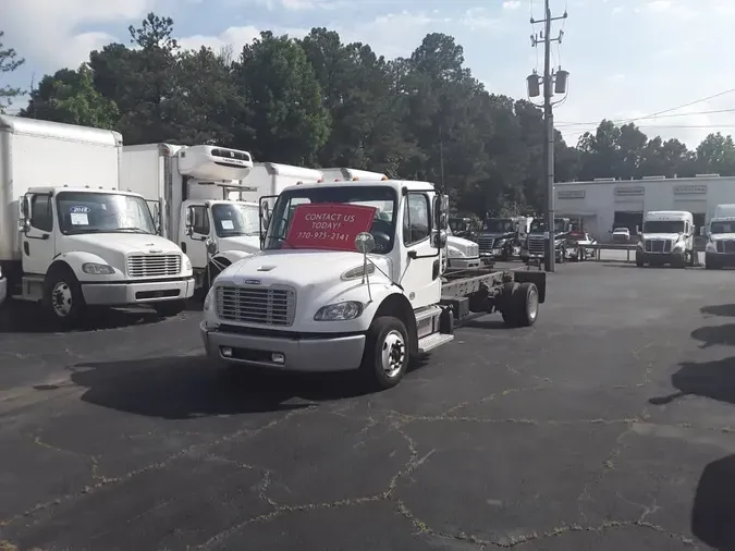 2020 FREIGHTLINER M2 106