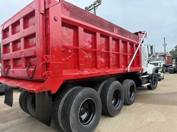 2006 MACK GRANITE CV713