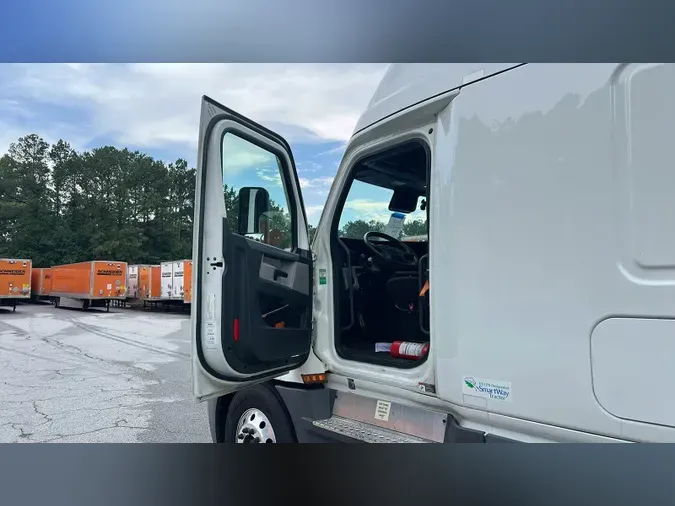 2022 Freightliner Cascadia