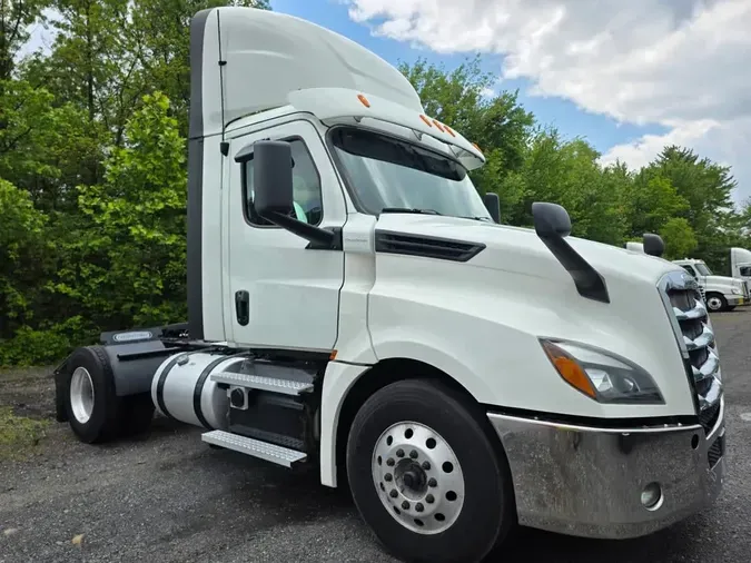 2019 FREIGHTLINER NEW CASCADIA 126