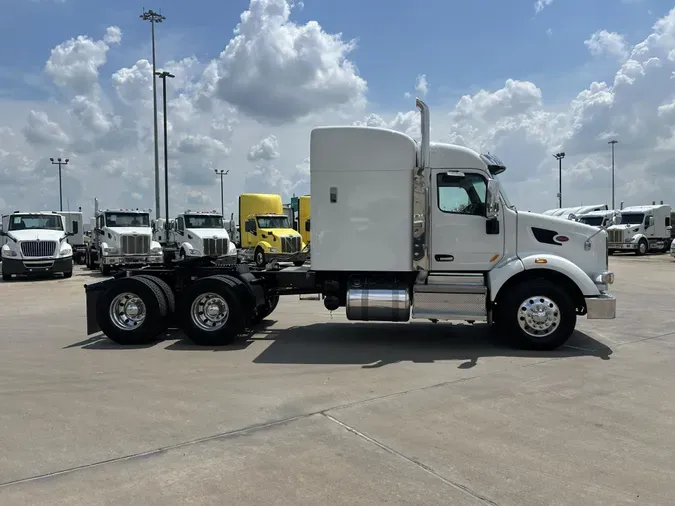 2021 Peterbilt 567