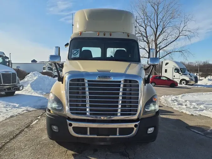 2019 FREIGHTLINER/MERCEDES CASCADIA 125