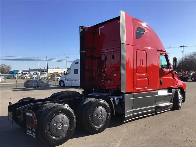 2021 FREIGHTLINER CA126