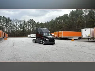 2021 Freightliner Cascadia 126