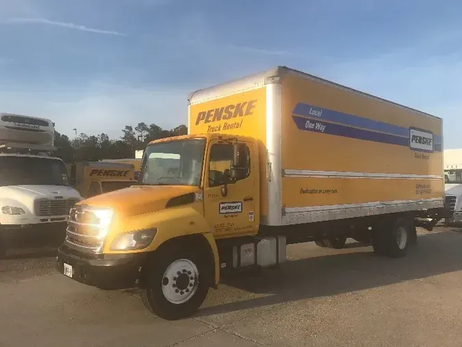 2017 HINO TRUCK 268