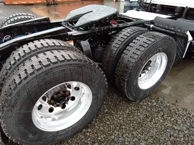 2019 Freightliner Cascadia 126