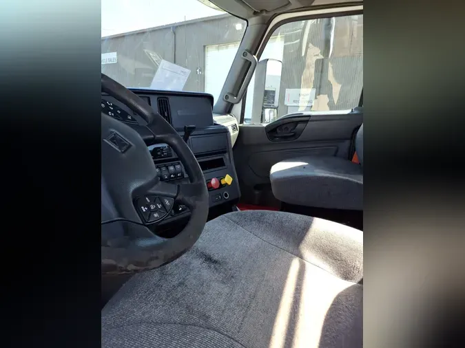 2019 NAVISTAR INTERNATIONAL LT625 DAYCAB T/A