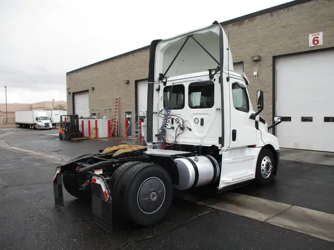 2019 FREIGHTLINER/MERCEDES NEW CASCADIA 126