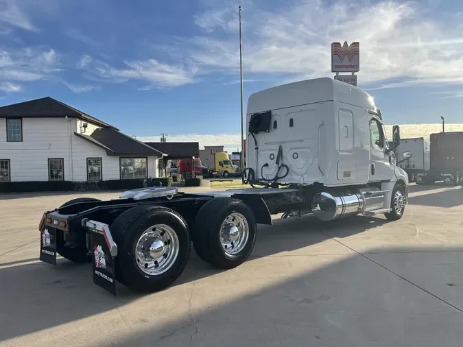 2023 Freightliner Cascadia