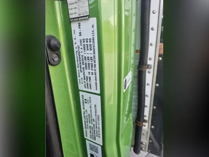 2017 HINO 338 Reefer
