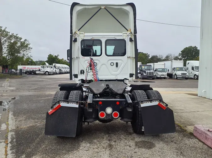 2019 FREIGHTLINER/MERCEDES CASCADIA 125