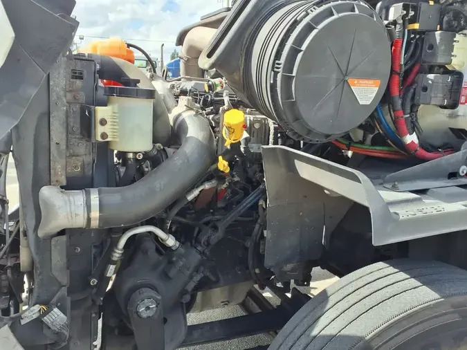 2018 NAVISTAR INTERNATIONAL RH613 DAYCAB T/A