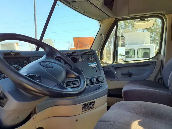 2019 FREIGHTLINER/MERCEDES CASCADIA 125