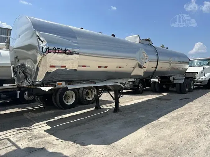1979 HEIL 6500 GALLON TANK