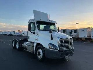 2017 FREIGHTLINER X12564ST