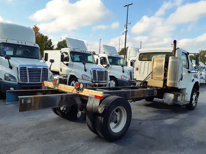 2016 FREIGHTLINER/MERCEDES M2 106