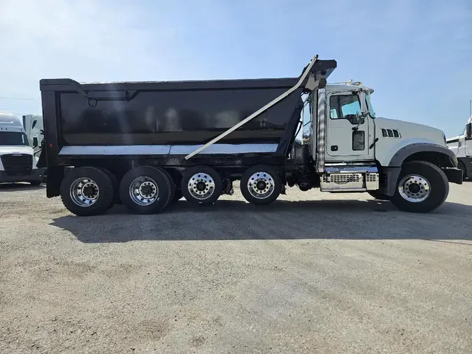 2019 MACK GR64F