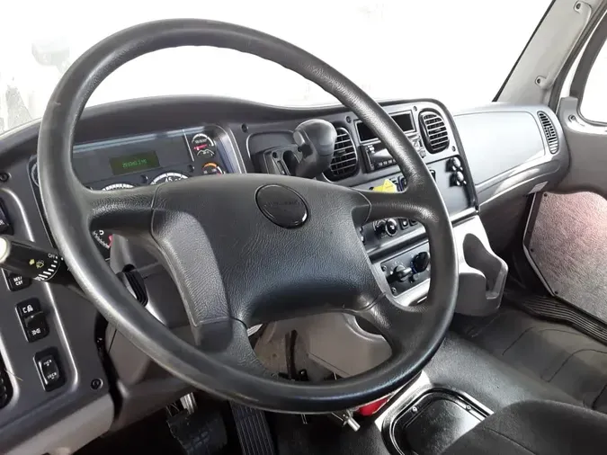 2020 FREIGHTLINER M2 106